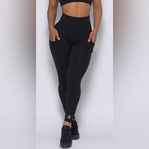 Bombshell Sportswear Curves leggings